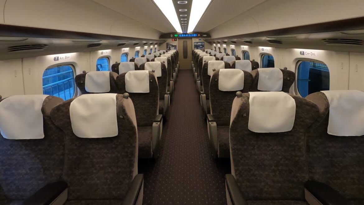 【300km/h!!】Riding Japan’s Shinkansen bullet train “Nozomi” in First Class | Fukuoka to Osaka 【300km/h!!】Riding Japan's Shinkansen bullet train "Nozomi" in First Class | Fukuoka to Osaka