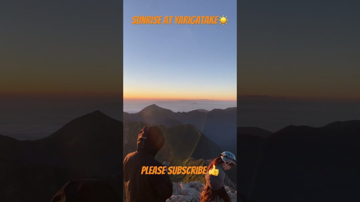 【JAPAN】Sunrise at Yarigatake #pleasesubscribe #vlog #blog #travel #mountain #walking #climbing
