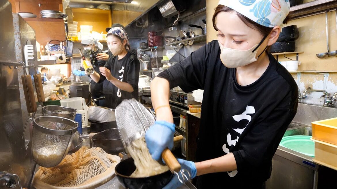 広島）何この天ぷら？！衝撃のジェンガ盛り天ぷらと極みの肉うどんがスゴイ。丨Japanese Tempura Udon Noodles