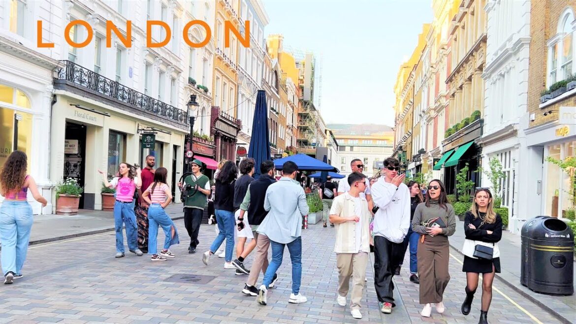 A Chaotic London Walk on a Hot Summer Day, London Bridge, South Bank,Covent Garden,Buckingham Palace A Chaotic London Walk on a Hot Summer Day, London Bridge, South Bank,Covent Garden,Buckingham Palace