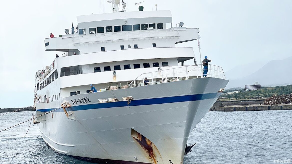 Cheapest Seat on Japan’s Ferry “Yakushima2″🏝️4 hours trip🛳️from Yakushima to Kagoshima フェリー屋久島2 Cheapest Seat on Japan's Ferry "Yakushima2"🏝️4 hours trip🛳️from Yakushima to Kagoshima フェリー屋久島2