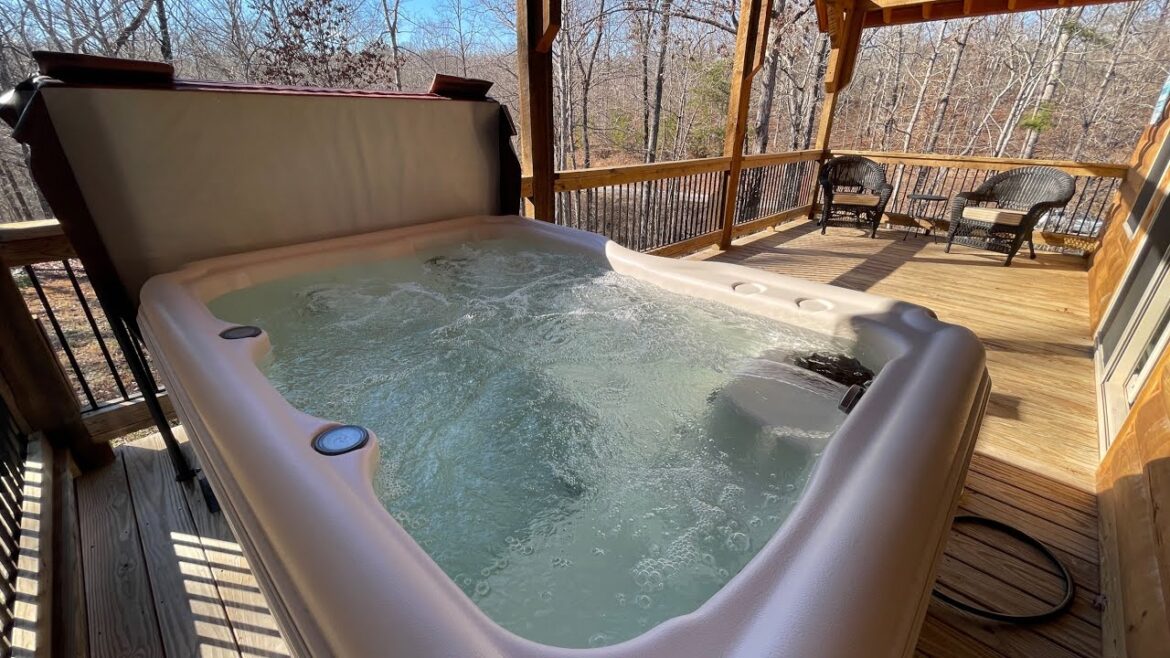 DreamScape  Drone and Pics 4K: Cabin Near Helen, GA DreamScape  Drone and Pics 4K: Cabin Near Helen, GA