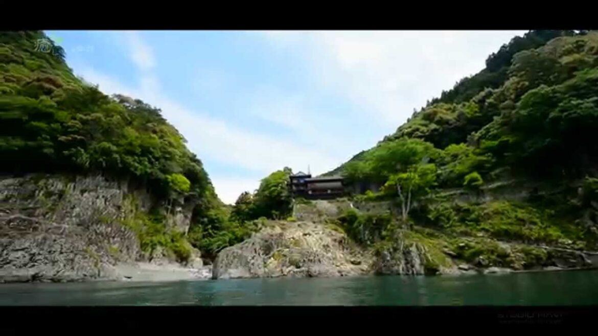 熊野川と熊野本宮大社  HD/癒しの動画 熊野川と熊野本宮大社  HD/癒しの動画