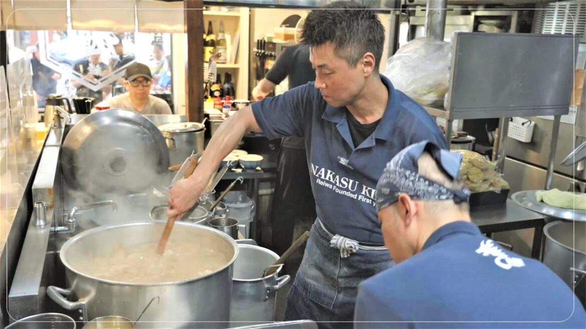 Five samurai men who devoted their lives to ramen! きりん ラーメン japanese street food.