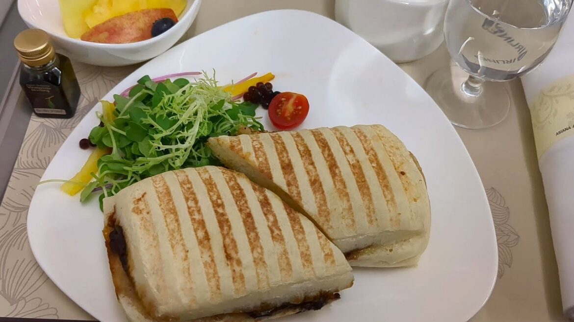 アシアナ航空,福岡仁川,OZ135,ビジネスクラス,ASIANA AIRLINES,Fukuoka Seoul,C class