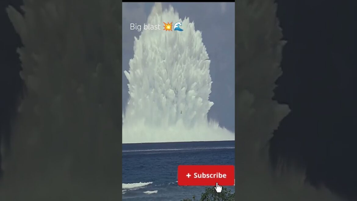 -150 METER REAL FOOTAGE OF UNDERWATER ATOMIC BLAST 1958 in ocean. blew everything #oppenheimer #bomb -150 METER REAL FOOTAGE OF UNDERWATER ATOMIC BLAST 1958 in ocean. blew everything #oppenheimer #bomb