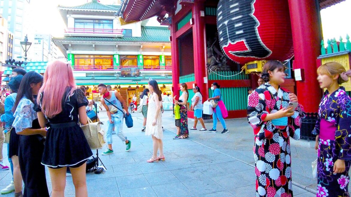 Asakusa in Tokyo 🐶🍻 Retro Modern Town ♪ 💖 4K ASMR non-stop 1 hour 01 minutes