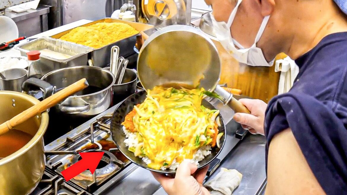 驚愕の1キロ近くの巨大カツ丼。100種類近いメニューの調理をたった一人で回し切る鉄人ワンオペ店主の姿が尋常じゃなかった。兵庫京都まとめ動画丨Wok Skills In Japan 驚愕の1キロ近くの巨大カツ丼。100種類近いメニューの調理をたった一人で回し切る鉄人ワンオペ店主の姿が尋常じゃなかった。兵庫京都まとめ動画丨Wok Skills In Japan