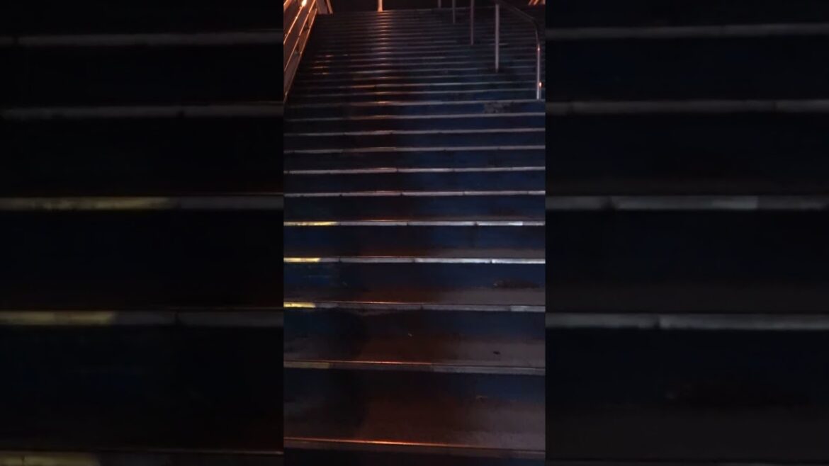 Walking Midosuji from Osaka Station on a Summer Night – Osaka – 1 #shorts #walking #japantravel Walking Midosuji from Osaka Station on a Summer Night - Osaka - 1 #shorts #walking #japantravel