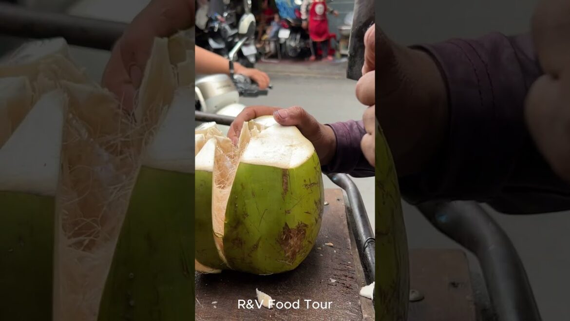 Big fresh coconut cutting skill #shorts #streetfood #coconut #viral #asmr
