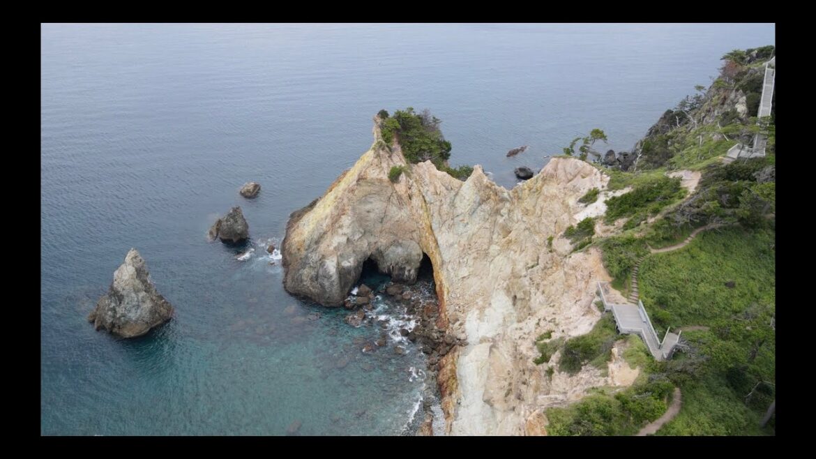 Horse Rock ! Shizuoka ! Japan ( my very first vlog) Horse Rock ! Shizuoka ! Japan ( my very first vlog)