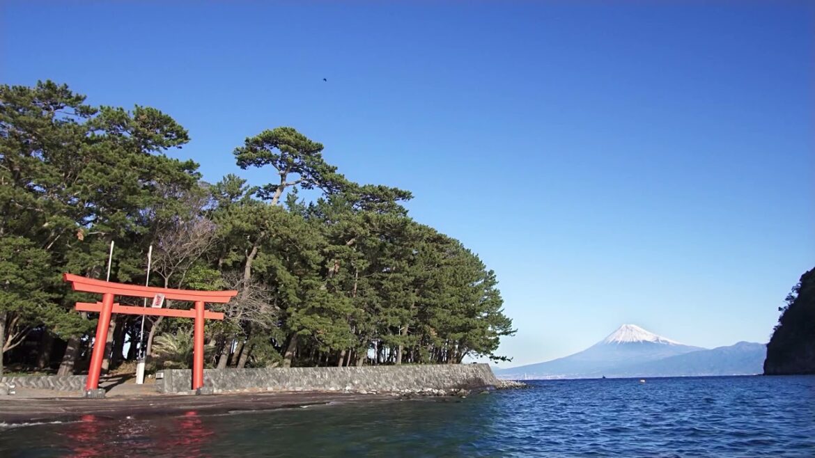 Serene 2-Hr Loop: Morokuchi Shrine Torii Overlooking Mt. Fuji & Suruga Bay – Relaxing Nature Sounds Serene 2-Hr Loop: Morokuchi Shrine Torii Overlooking Mt. Fuji & Suruga Bay - Relaxing Nature Sounds