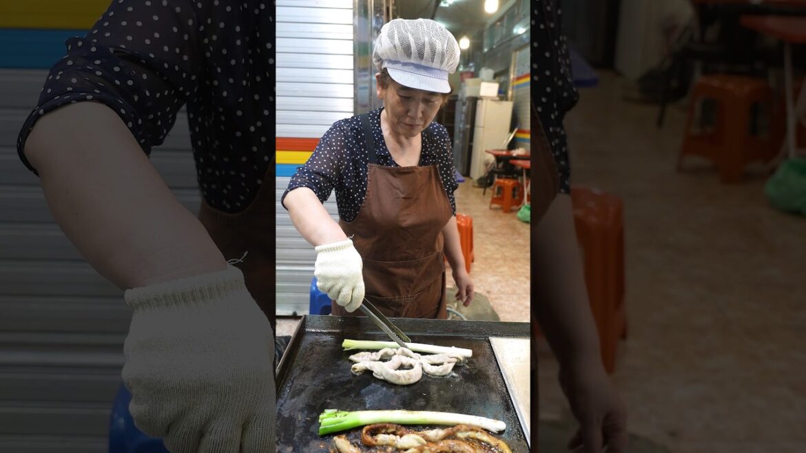 야들야들 소곱창과 대파구이│Grilled Beef Intestines(Gopchang) with Green Onion│#shorts