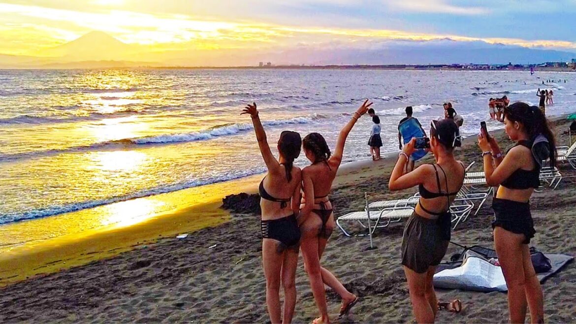 Walk at Japan's Popular Beach - Summer 2023