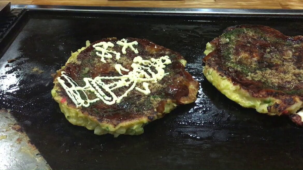 (Travel) Restaurant 'Okaru' in Osaka - Okonomiyaki (Japanese Style Pancake) 오사카 맛집 오카루 오코노미야끼 먹방