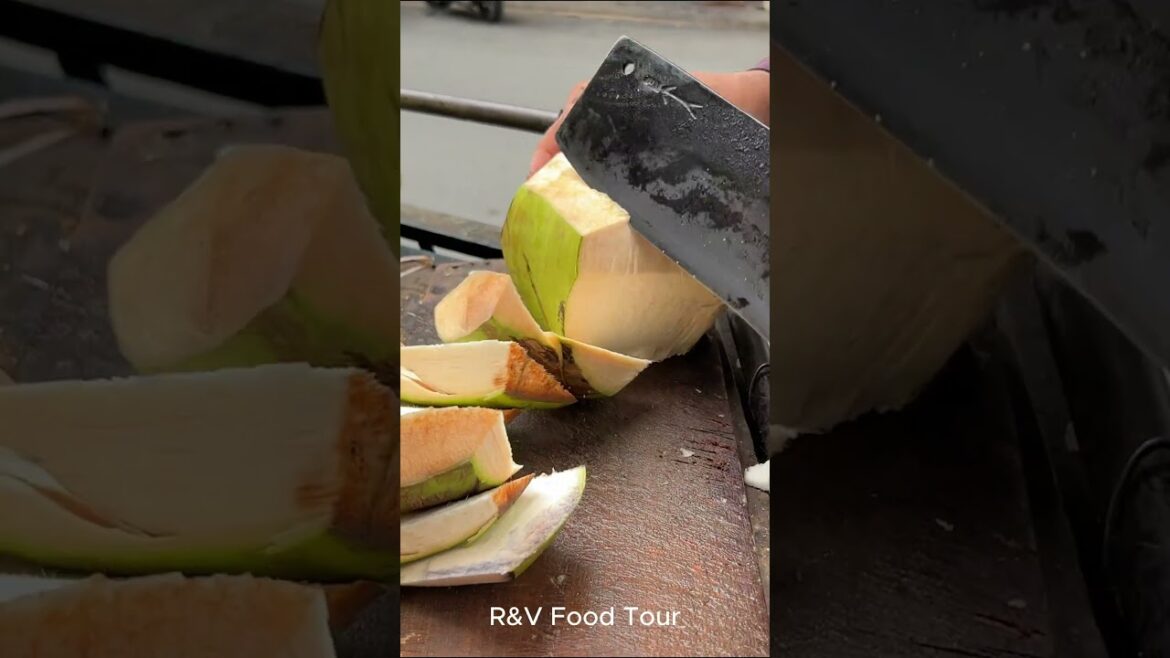 So satisfying Fresh coconut cutting skill #shorts #streetfood #coconut #viral #asmr
