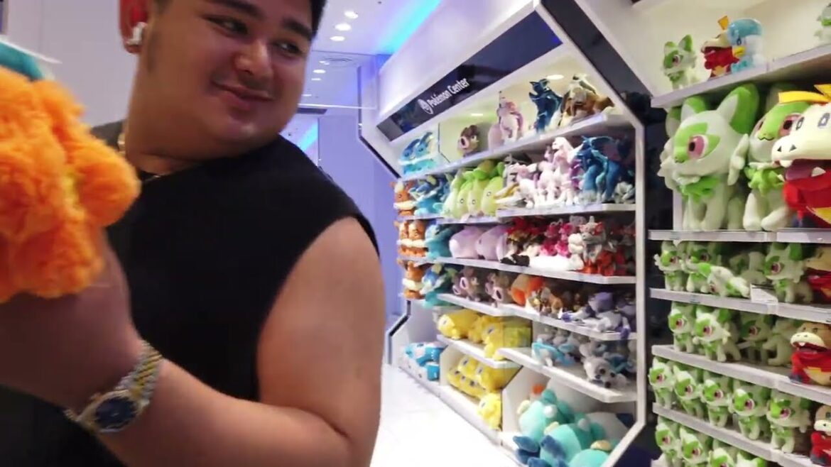 Exploring the Pokemon Wonderland: Window Shopping in Daimaru Osaka's Pokemon Store in Stunning 4k!