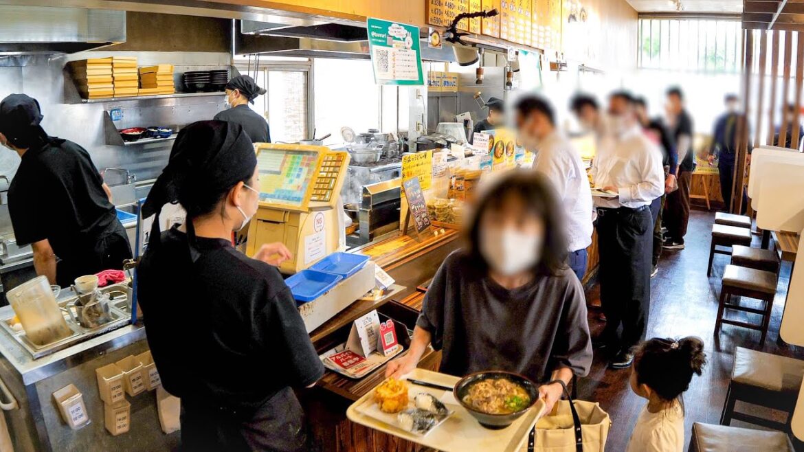 超絶天ぷらラッシュ！！広島県が誇る行列セルフサービスうどんがヤバい丨Tempura and Udon Restaurant : Japanese style