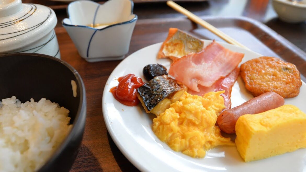 In Daiwa Roynet Hotel, breakfast ダイワロイネットホテル高松の朝食でようやく讃岐うどんはカレー:Gourmet Report グルメレポート