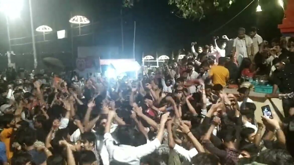 काशी में जन्माष्टमी भी बहुत धूम धाम से मनाया जाता है  | यहां का कोई पर्व भोलेनाथ से अछूता नहीं रहता काशी में जन्माष्टमी भी बहुत धूम धाम से मनाया जाता है  | यहां का कोई पर्व भोलेनाथ से अछूता नहीं रहता