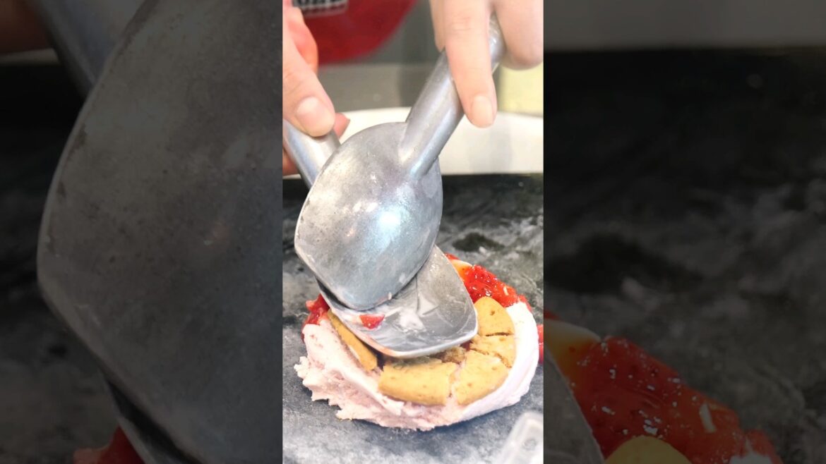 영하 9도 돌판에 비벼먹는 아이스크림 – Ice-Cream Mixed On A Black Cold(-9ºC) Stone 영하 9도 돌판에 비벼먹는 아이스크림 - Ice-Cream Mixed On A Black Cold(-9ºC) Stone