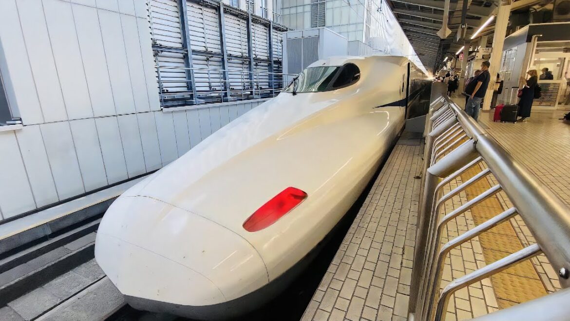 160 minutes on Bullet Train Kodama that Stops at Every Station π―π΅ | Tokyo – Nagoya 160 minutes on Bullet Train Kodama that Stops at Every Station π―π΅ | Tokyo - Nagoya
