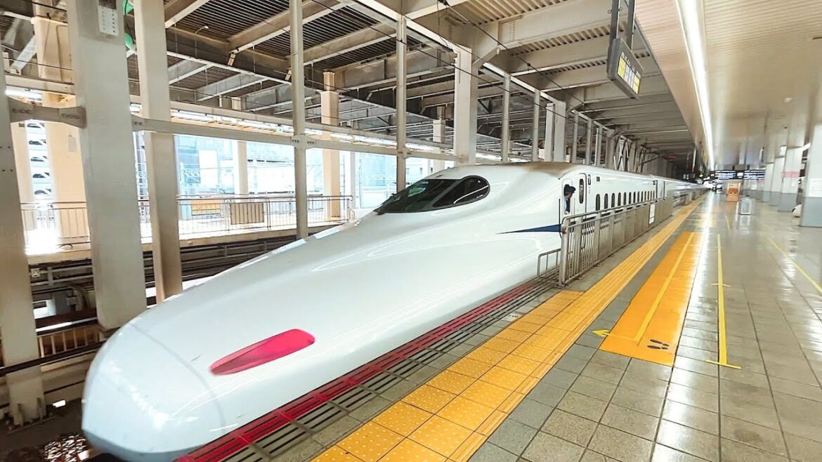 Ride on the Shinkansen(Bullet train) | Osaka Ride on the Shinkansen(Bullet train) | Osaka