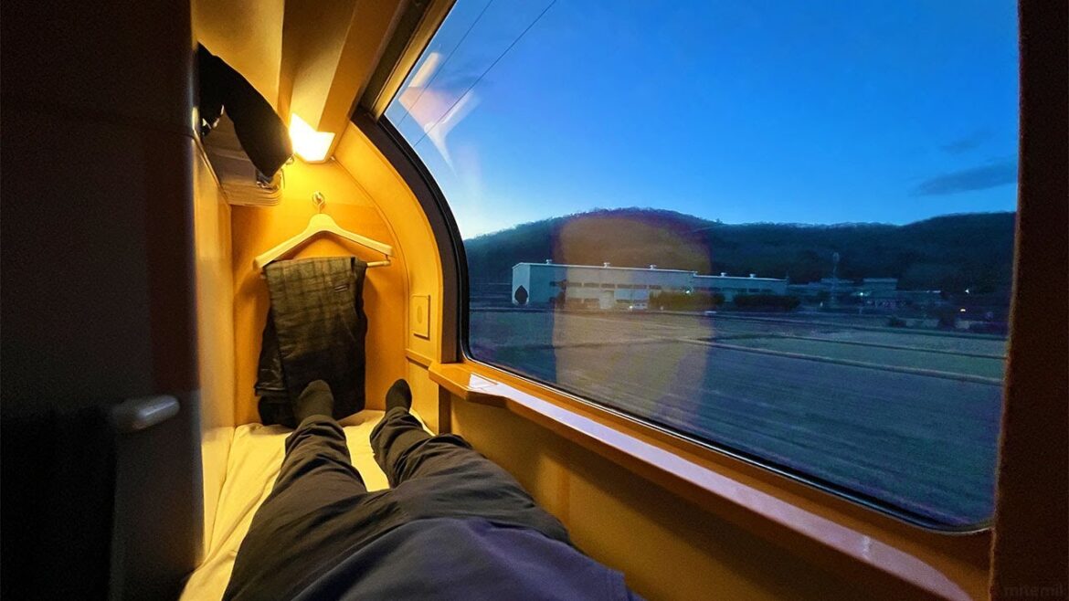 Cheapest Private Room on Japan's Overnight Sleeper Train 🌅🚞 13 hours trip from Tokyo 寝台特急 サンライズ出雲