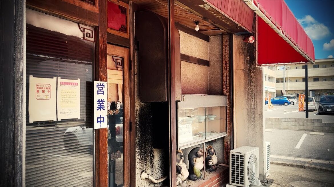 激渋町中華でひとり飲み！昭和が残る中華食堂。ここにしかないオイリー炒飯が美味すぎる！【鳳々軒・豊田市】 Drinking and Eating at restaurant. ,Aichi Japan.