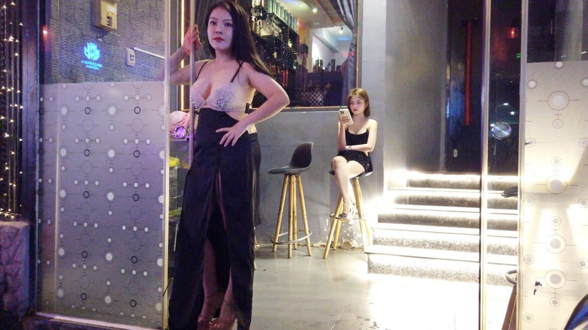 [4k] How is Vietnam Now? Ho Chi Minh City Nightlife Scenes So Many Pretty Ladies!