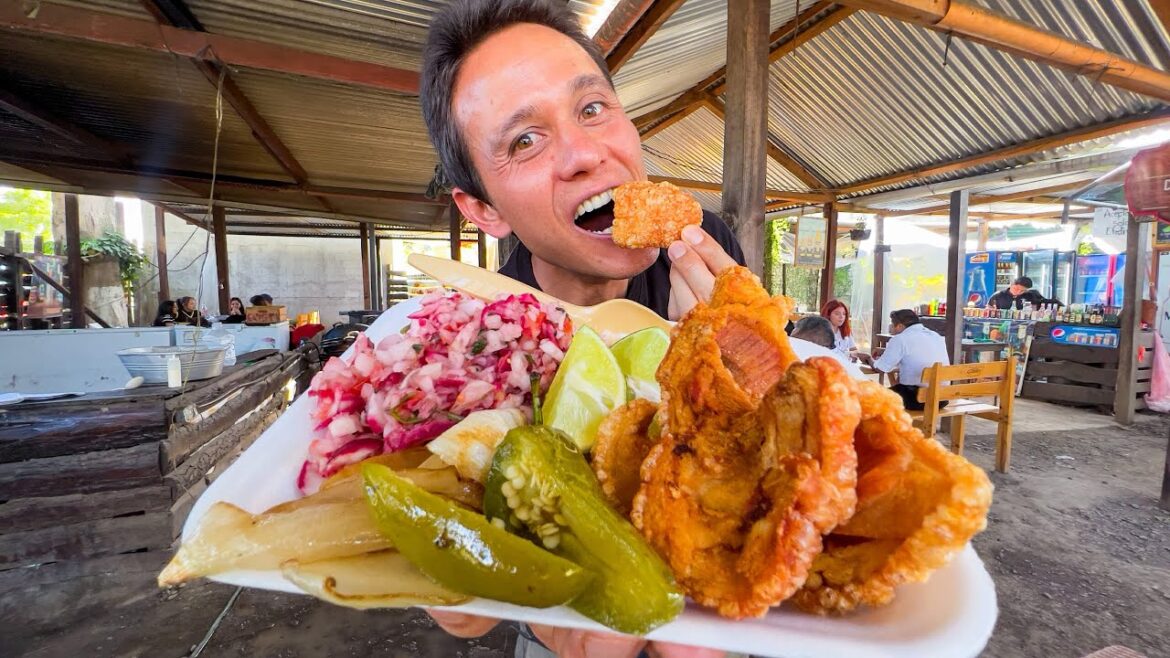 Street Food in Guatemala!! 🥓 CRISPIEST CHICHARRON with Jalapeños!! 🫑 Street Food in Guatemala!! 🥓 CRISPIEST CHICHARRON with Jalapeños!! 🫑
