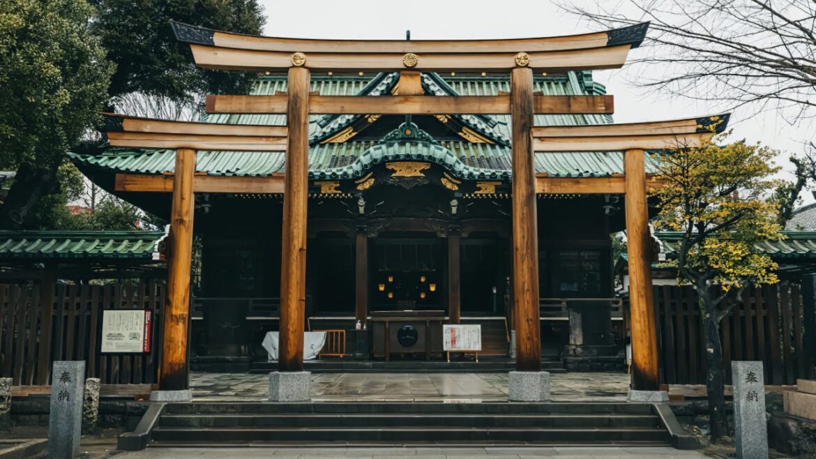 🏯🌸 Japan Travel Destinations 2023: Explore Ushijima Shrine in Asakusa, Tokyo! #shorts  #travel