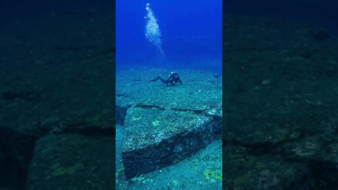 Yonaguni Monument In Okinawa Japan Yonaguni Monument In Okinawa Japan
