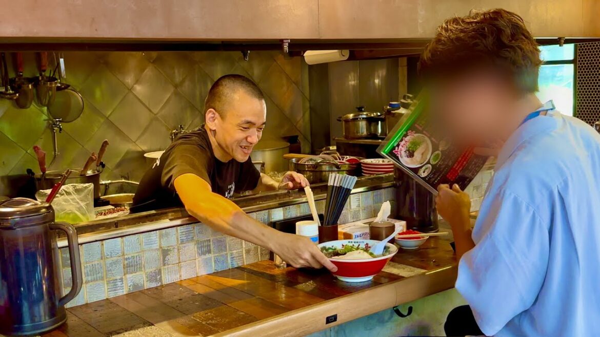 とんこつ中毒続出!77年間も愛される『十割ラーメン』がクセになる! あの老舗ラーメン店の仕込みに密着 とんこつ中毒続出!77年間も愛される『十割ラーメン』がクセになる! あの老舗ラーメン店の仕込みに密着