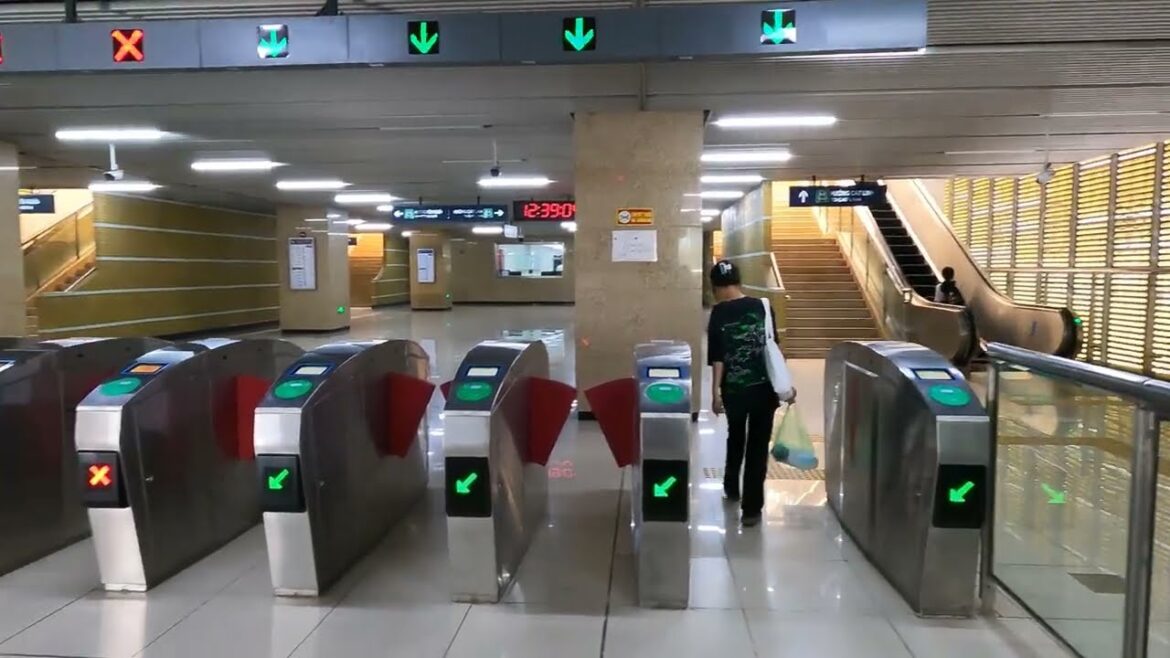 【VIETNAM 4K】Phung Khoang Station Outside • Hanoi Metro Line 2A【TOKYO 東京】 【VIETNAM 4K】Phung Khoang Station Outside • Hanoi Metro Line 2A【TOKYO 東京】