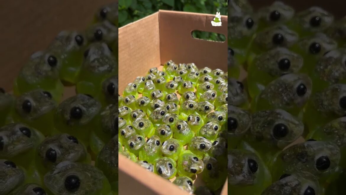 🐸🍭 Toad Candy Too Cute #candy #streetfood #frog #toad #japan #vlog #anime #food #cuterity #shorts 🐸🍭