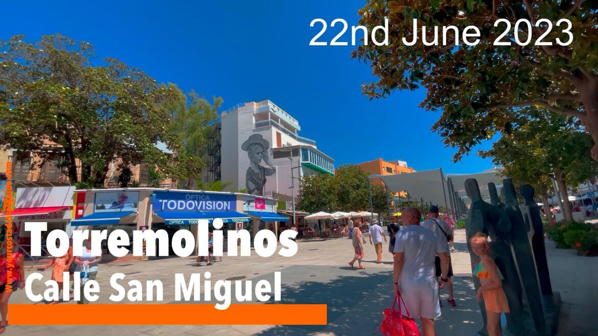 Torremolinos 🇪🇸 A walking tour down Calle San Miguel. The Main Street in Torremolinos to the beach