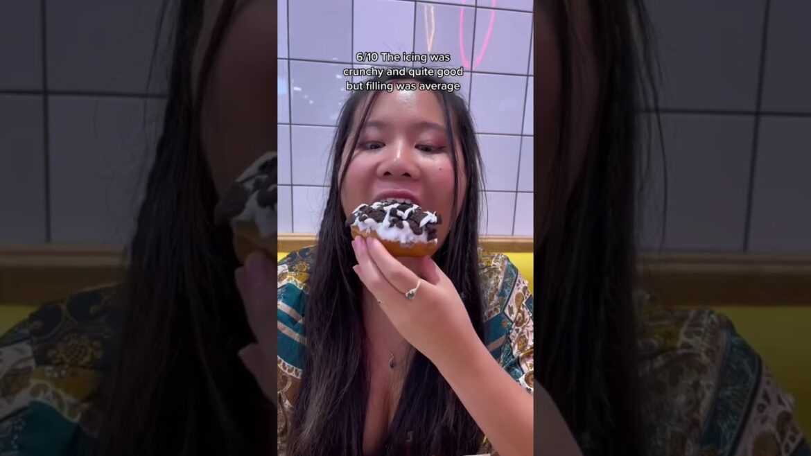 Trying every donut at Krispy Kreme 🍩