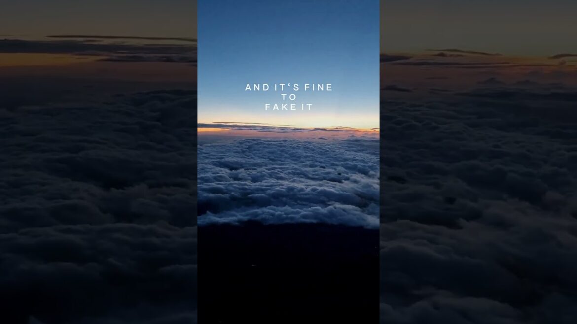 Sunrise from top of Fuji 🌅🏔️ #fuji #japan #japanlover #hiking #sunrise