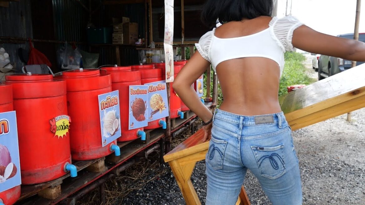 So Strong !! Hard Working Beautiful Ice Cream Girl - Thai Street Food