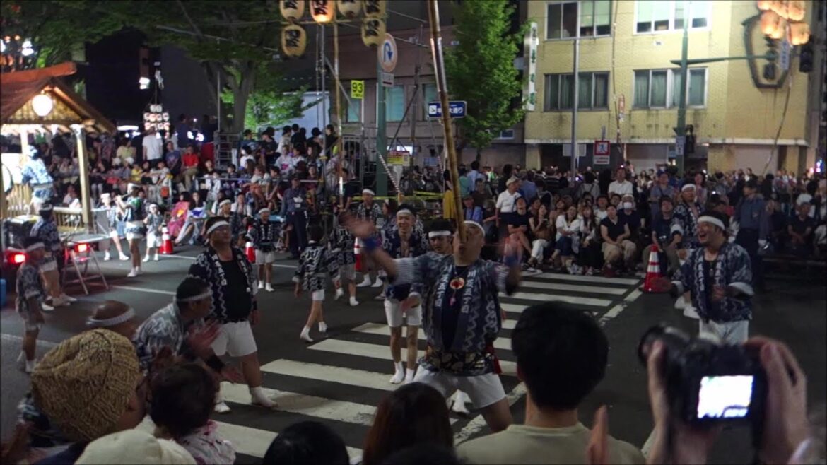AKITA KANTO Pole Lantern Festival in Japan - FAIL