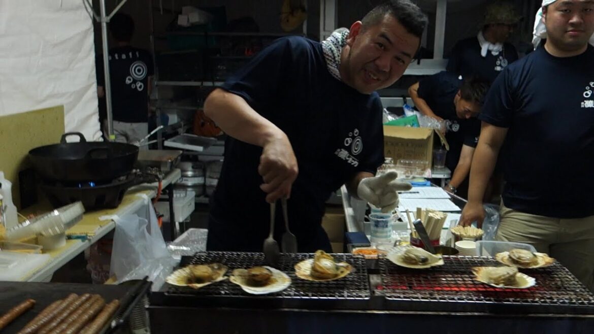 A lot of food stalls at Akita Kanto Matsuri (秋田竿燈まつり) A lot of food stalls at Akita Kanto Matsuri (秋田竿燈まつり)