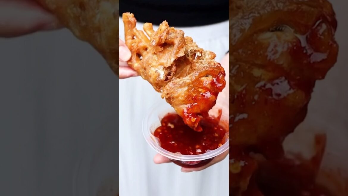 Talay Tord Saladaeng: Fried Seafood Stall - Thai Street Food