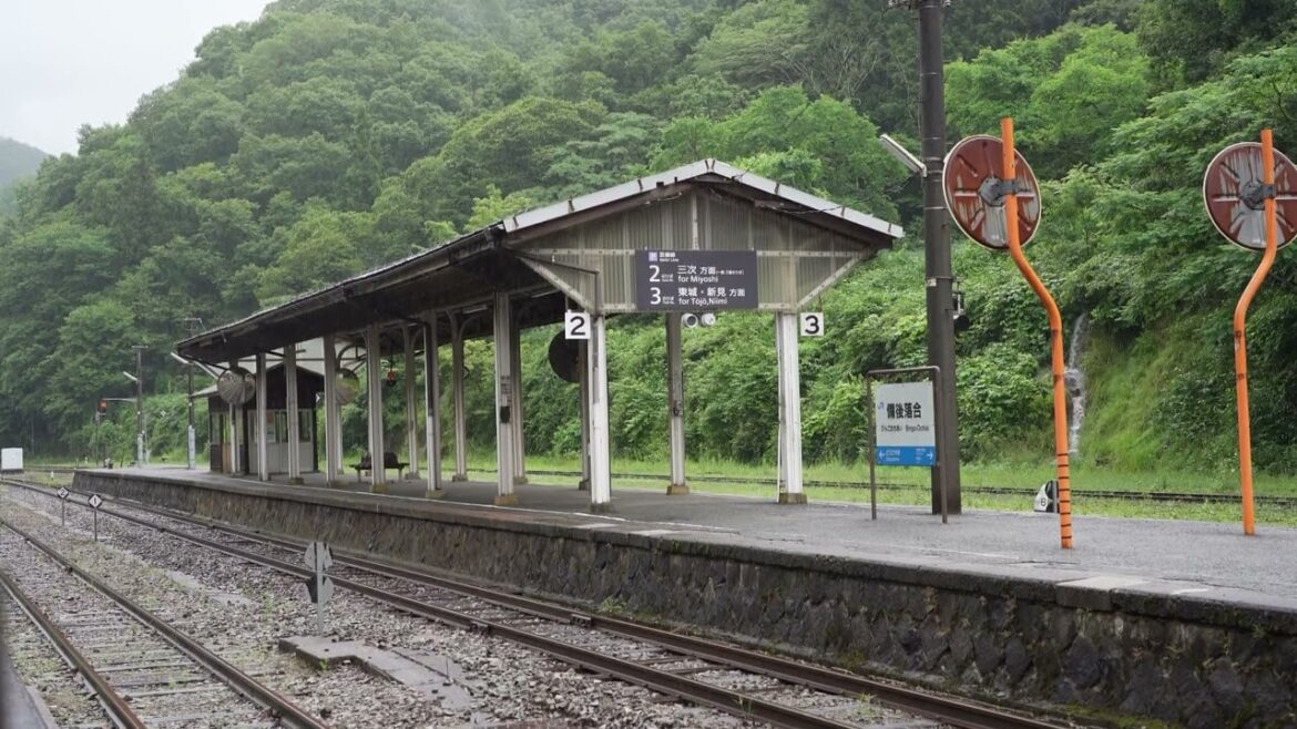 Hiroshima Serenity: Gentle Rain on an Empty Train Platform – 1 Hour Ambient Soundscape Hiroshima Serenity: Gentle Rain on an Empty Train Platform - 1 Hour Ambient Soundscape