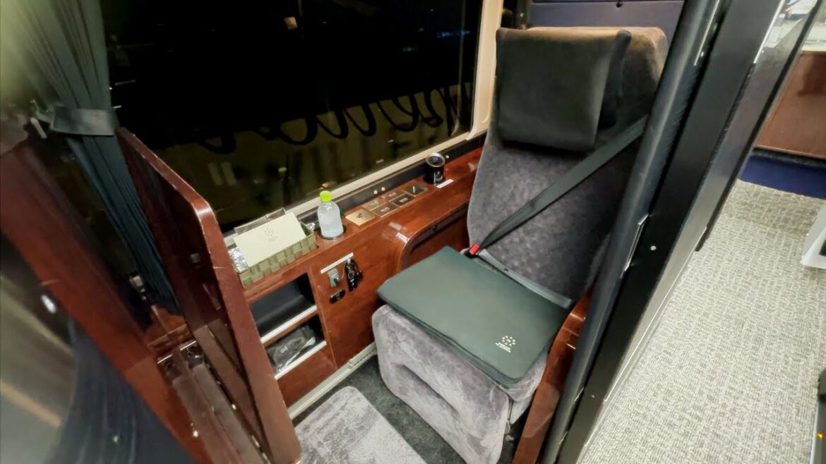 Over $200! Riding the Most Luxurious Over Night Bus with Private Room | Tokyo-Osaka