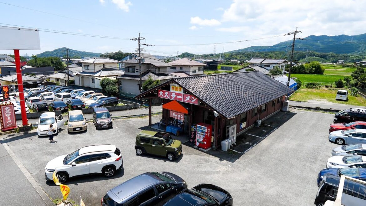 ６０秒の高速提供！夜勤明け働く男たちを支える焼めし爆売れラーメン食堂丨Tonkotsu ramen and fried rice