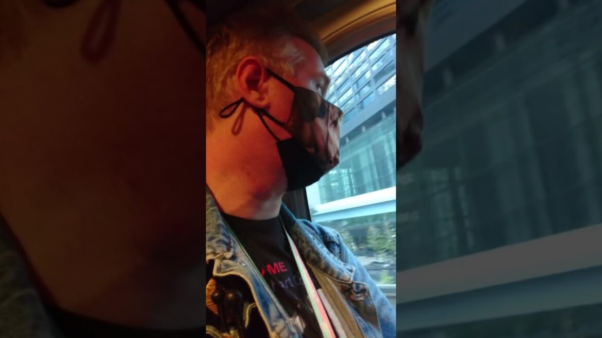 jeudi 24 nov  #japon  #short #nagoya  in the train go back