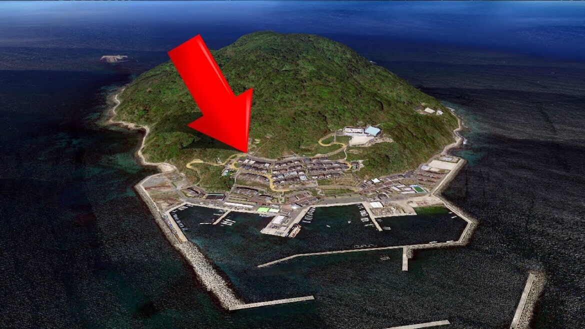 Only ONE restaurant on this island of 400 people! Only ONE restaurant on this island of 400 people!