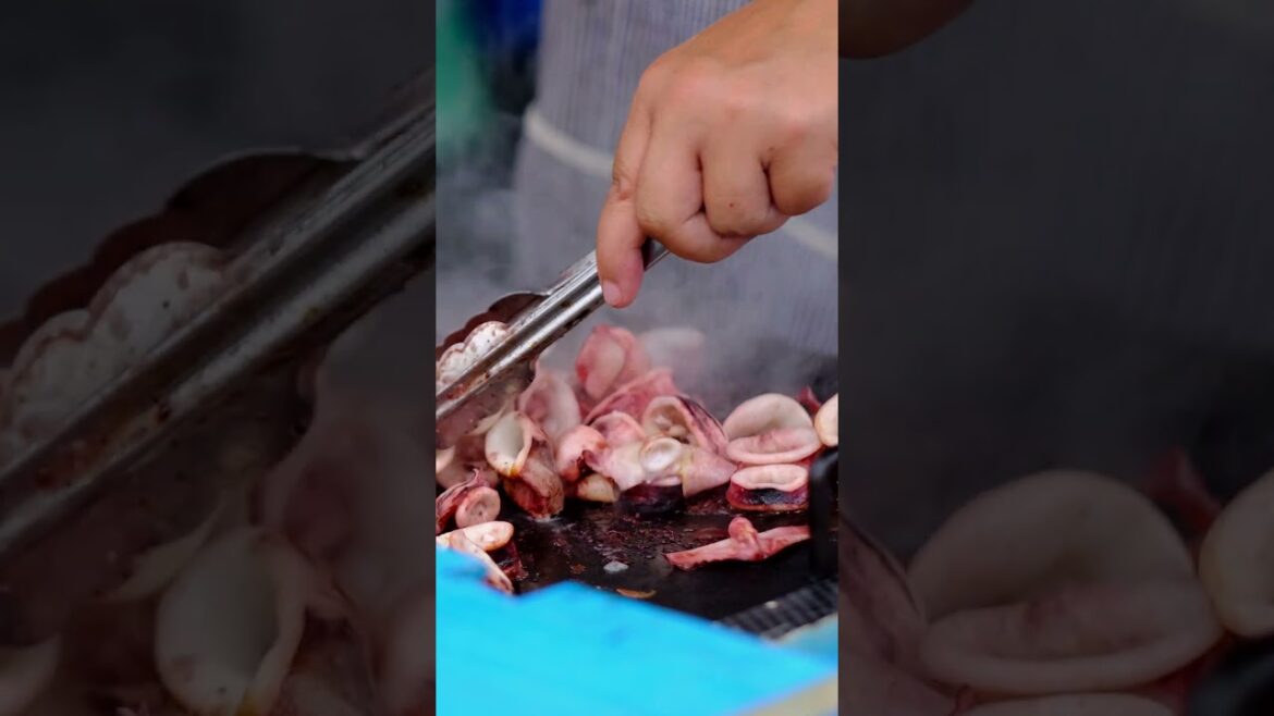 What it’s like at Japan’s Busiest Morning Market #shorts #japan #food What it's like at Japan's Busiest Morning Market #shorts #japan #food
