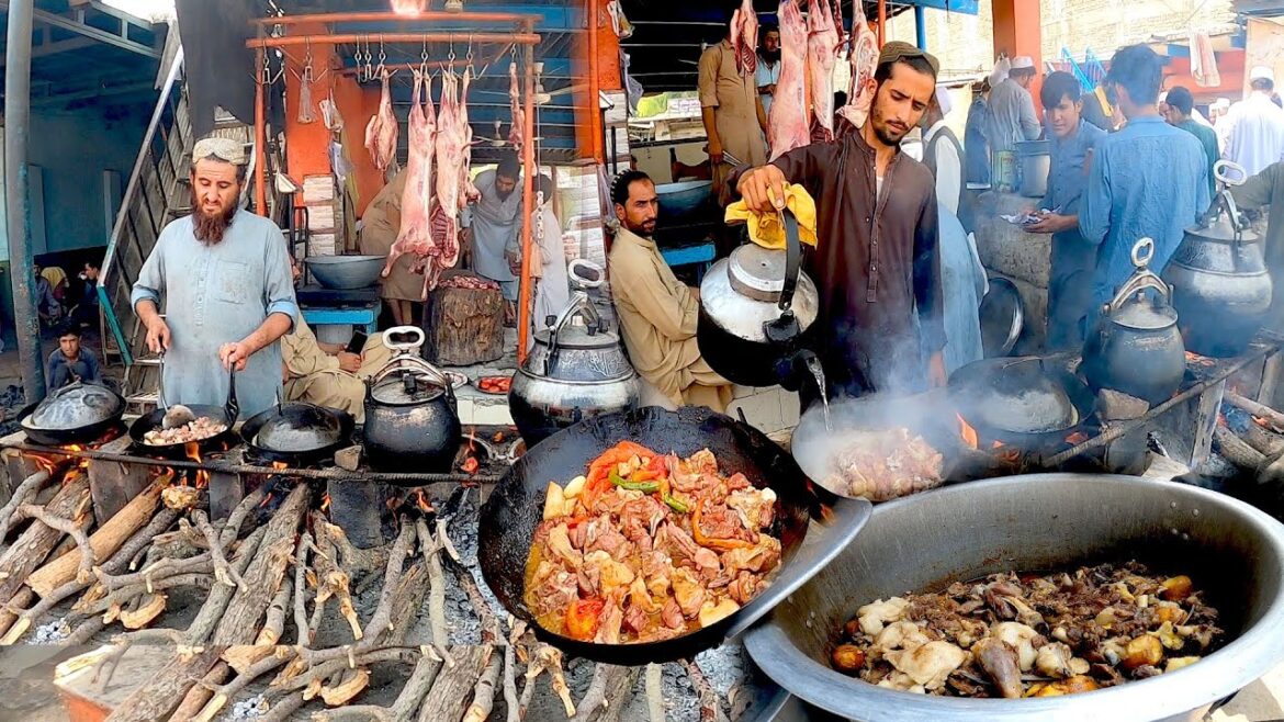Traditional Breakfast Street food in Marko Bazaar | Dumpukht roosh | Shinwari karahi | Seekh kabab Traditional Breakfast Street food in Marko Bazaar | Dumpukht roosh | Shinwari karahi | Seekh kabab
